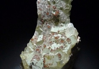 El mineral del mes de juliol: Fluorita amb quars i calcopirita