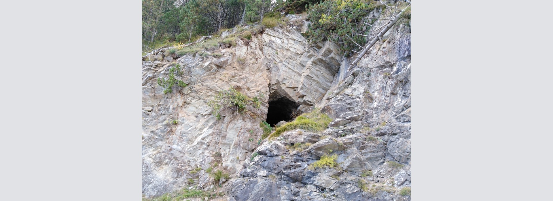 Salida del GMC a la mina “Zaragoza” (Queralbs) y a las escombreras de las minas del collet de les Barraques (Planoles), Vall de Ribes, Ripollès, Girona.